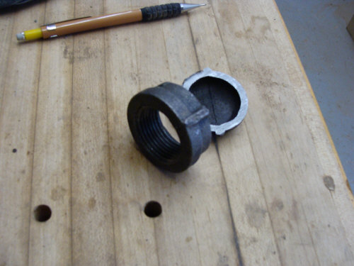 Iron pipe cap for the repair